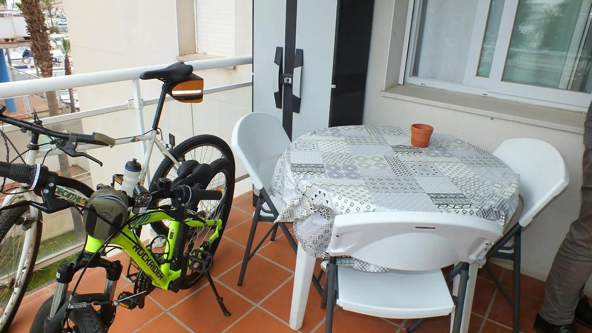 Apartamento Con Piscina Comunitaria Y Parking En Roses, Cerca De Playa Y Actividades - Es-204-15 Rosas